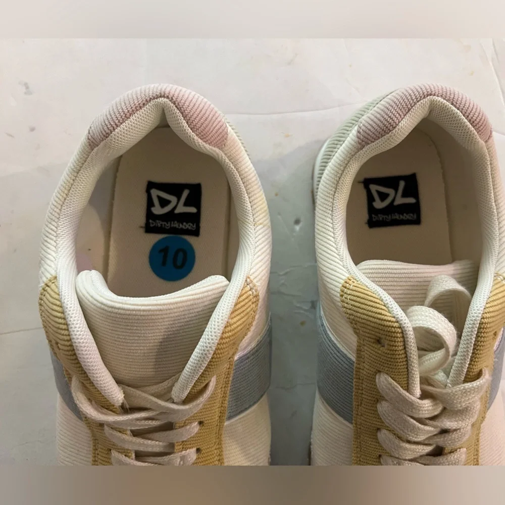 Dirty Laundry Desert Dog Sneaker (Women)